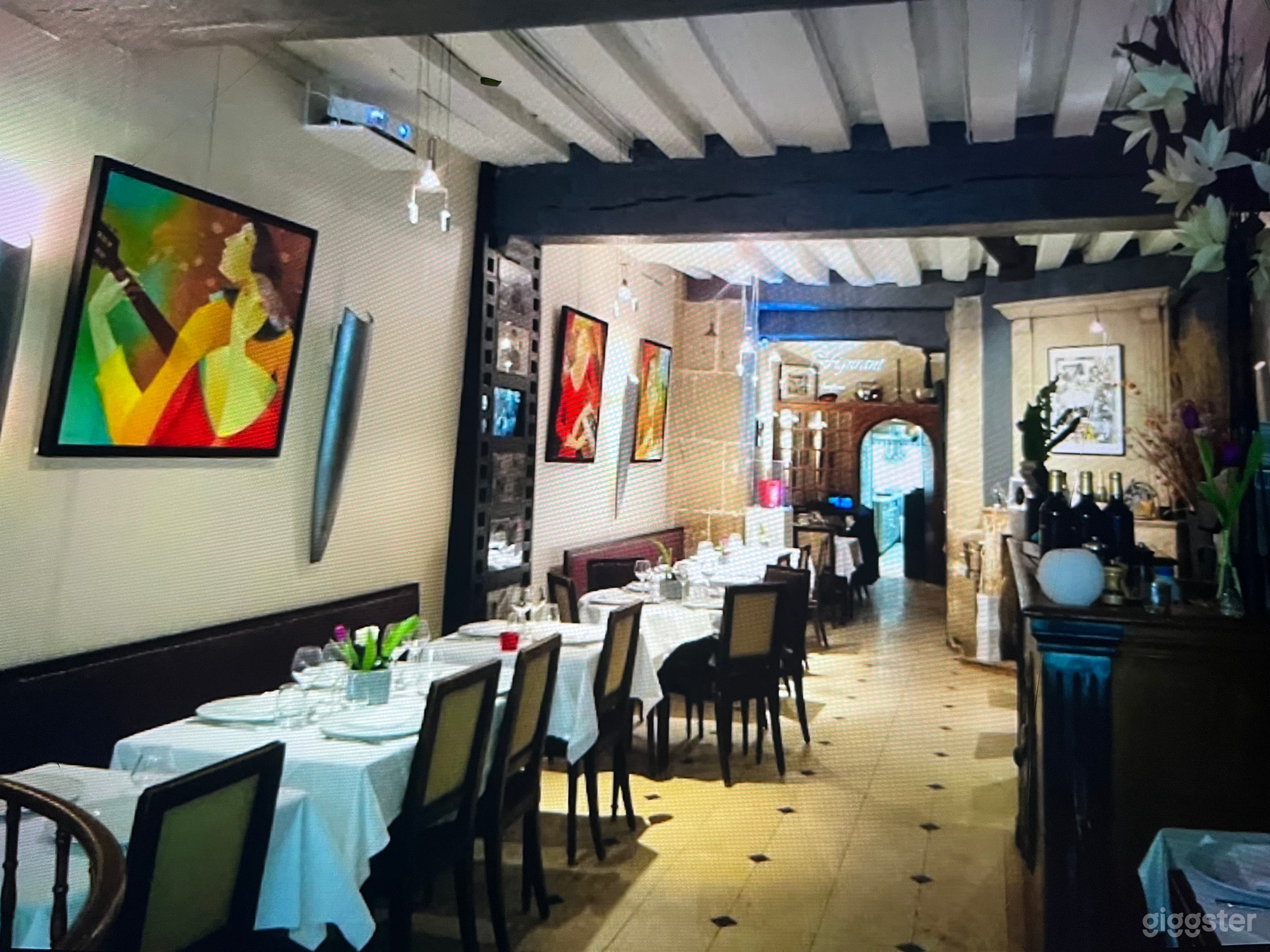 Photo de Restaurant français élégant avec ambiance classique 3