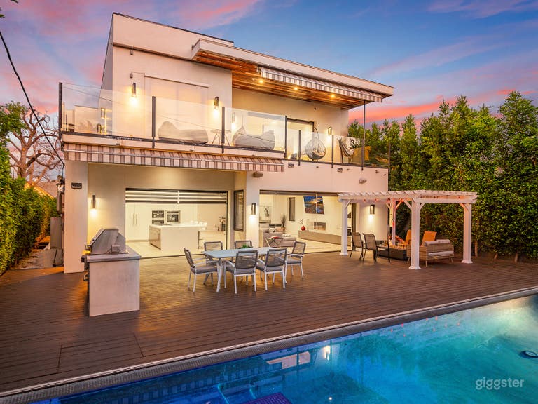  Miracle Mile Mansion w/ Unique & Luxury Amenities 