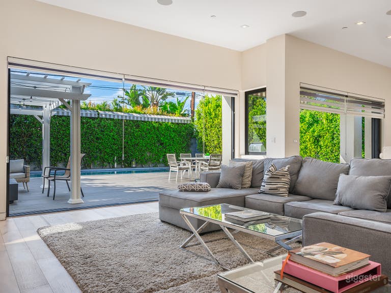  Miracle Mile Mansion w/ Unique & Luxury Amenities 