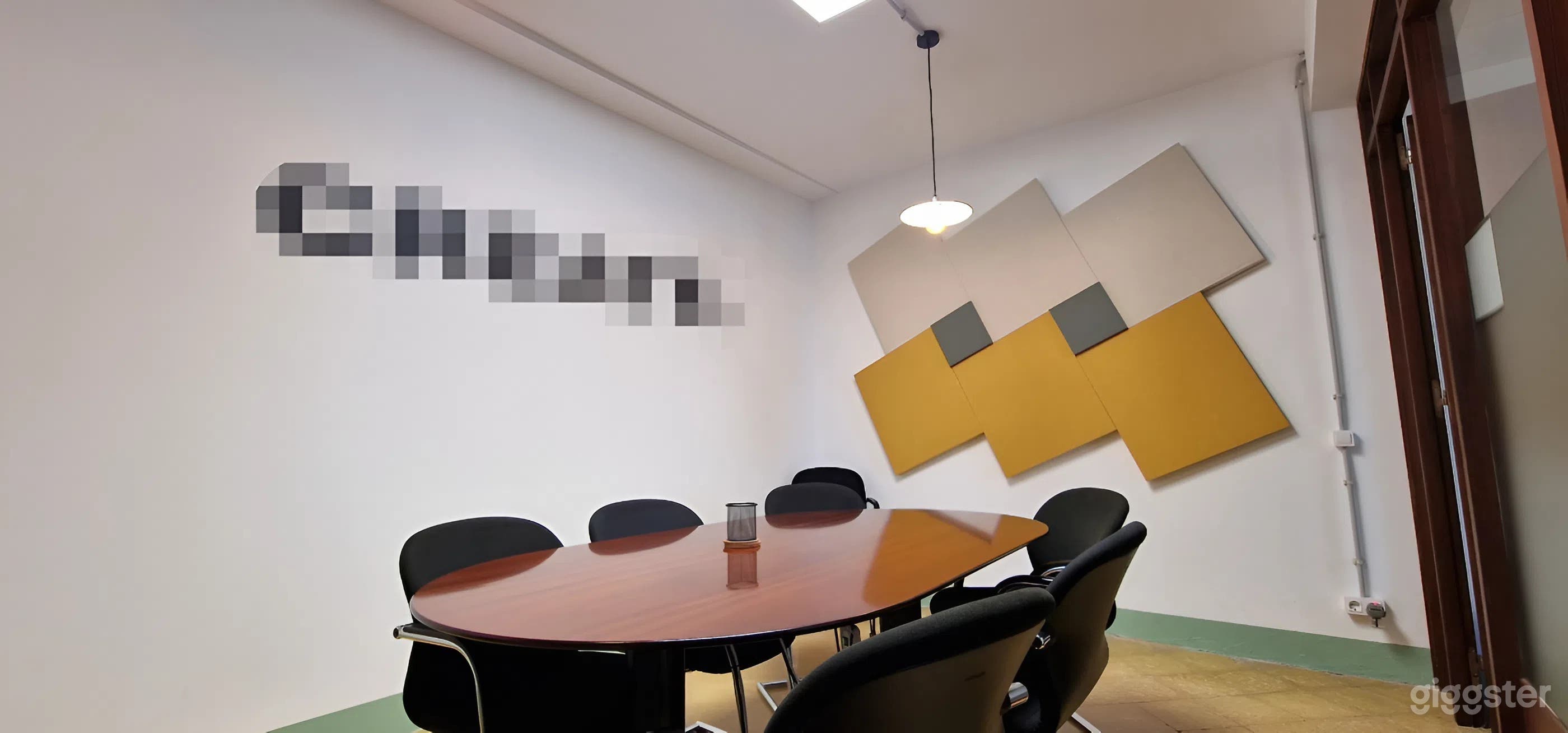 Sala de reuniones para hasta 6 personas con espacios comunes Foto 1