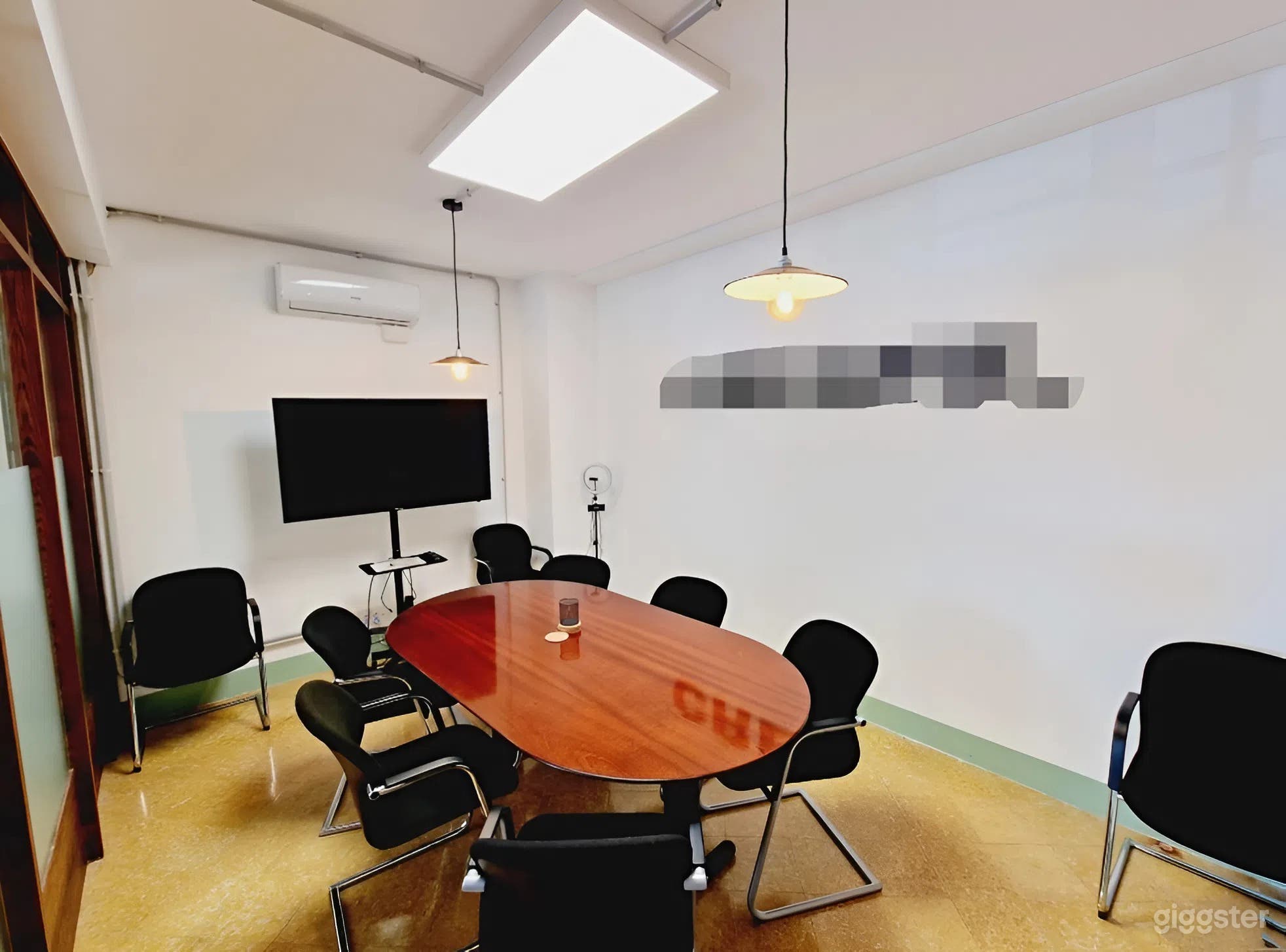 Sala de reuniones para hasta 6 personas con espacios comunes Foto 2