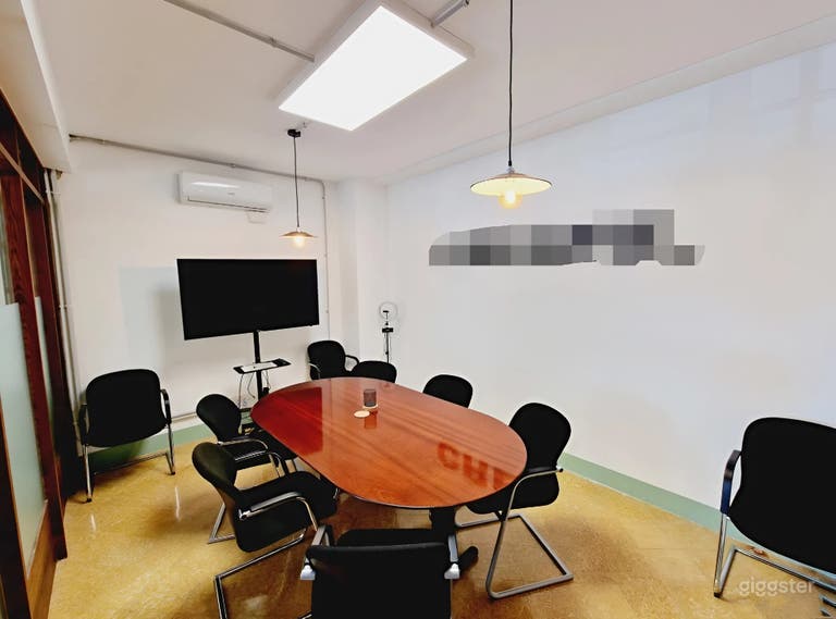  Sala de reuniones para hasta 6 personas con espacios comunes 