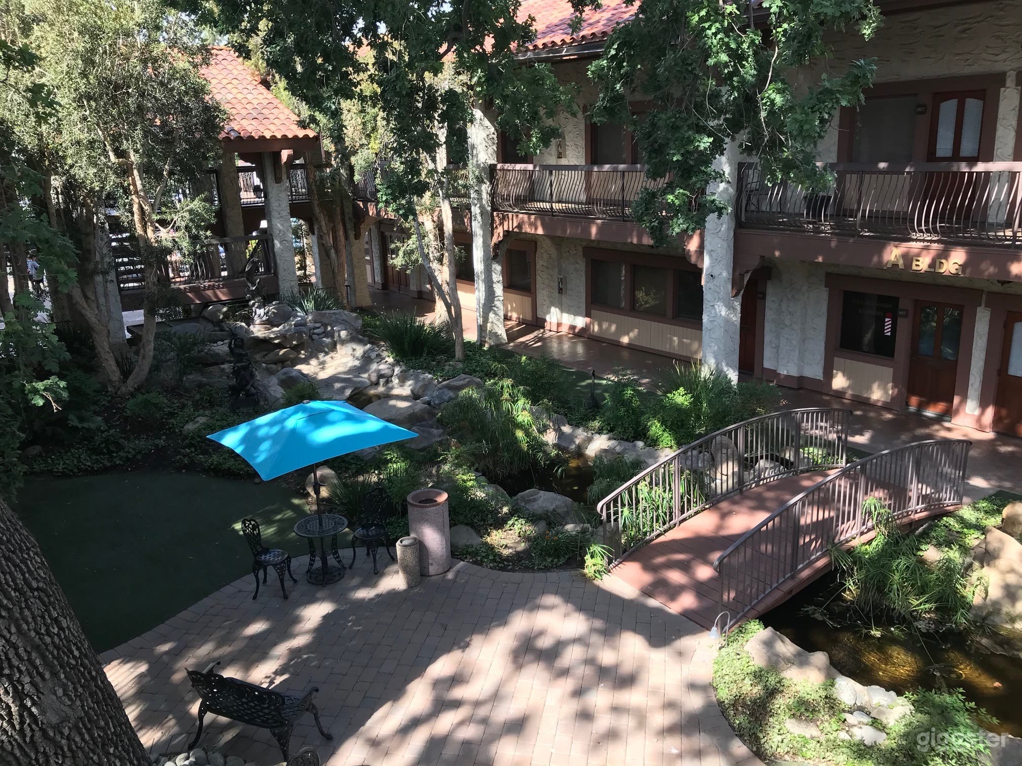 Westlake Mini Studio - Great for Content Creation Photo 3