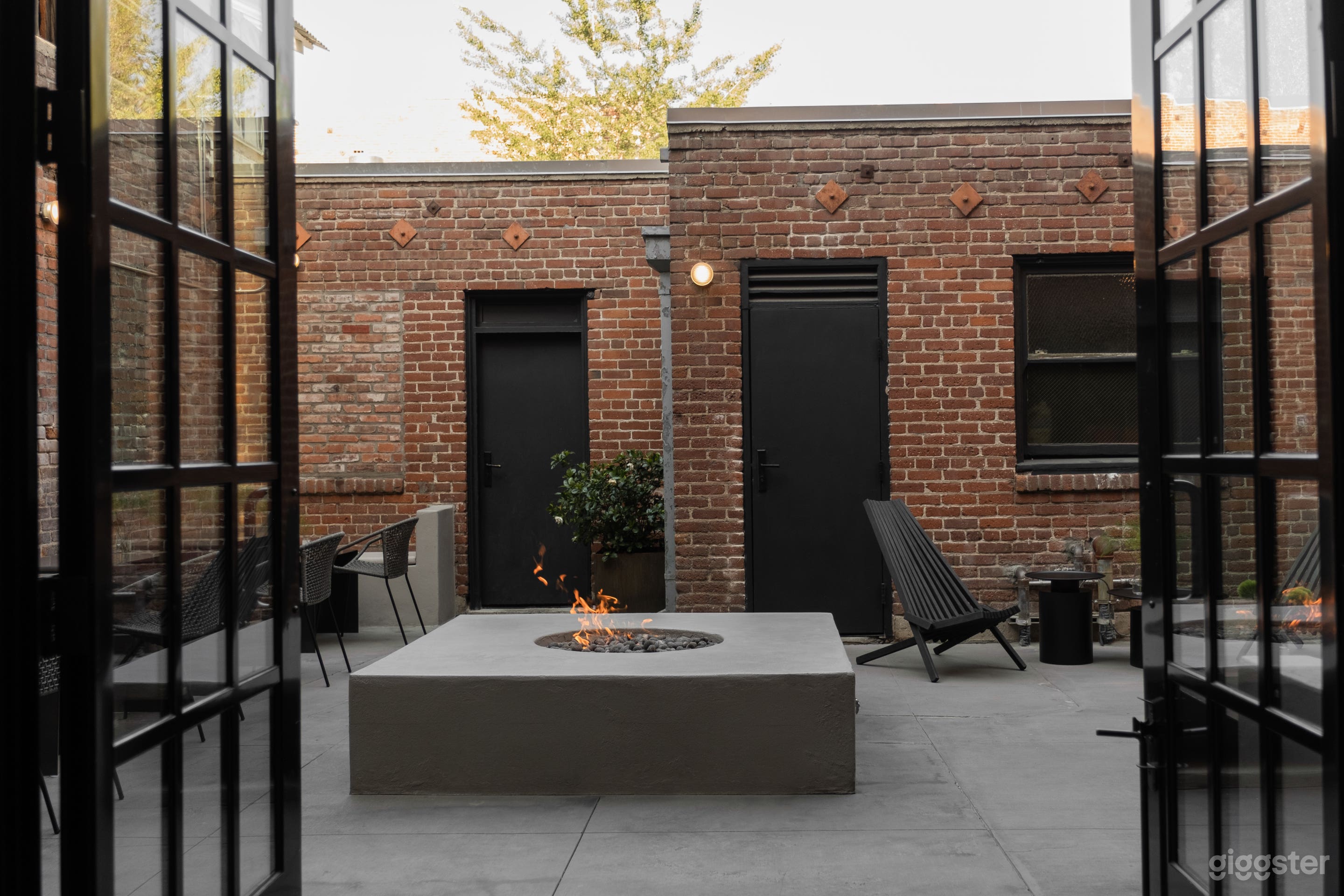 Fire Pit Lounge Photo 2