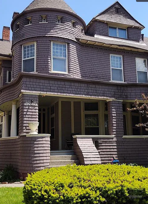 Large historic home in historic district Photo 1