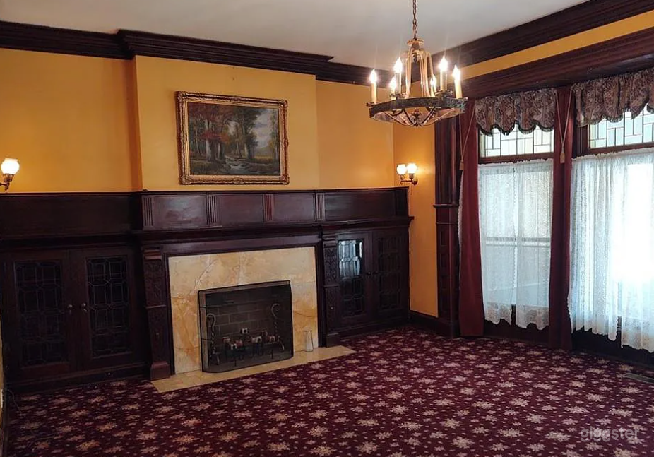 Large historic home in historic district Photo 3