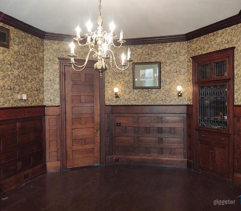 Large historic home in historic district Photo 2