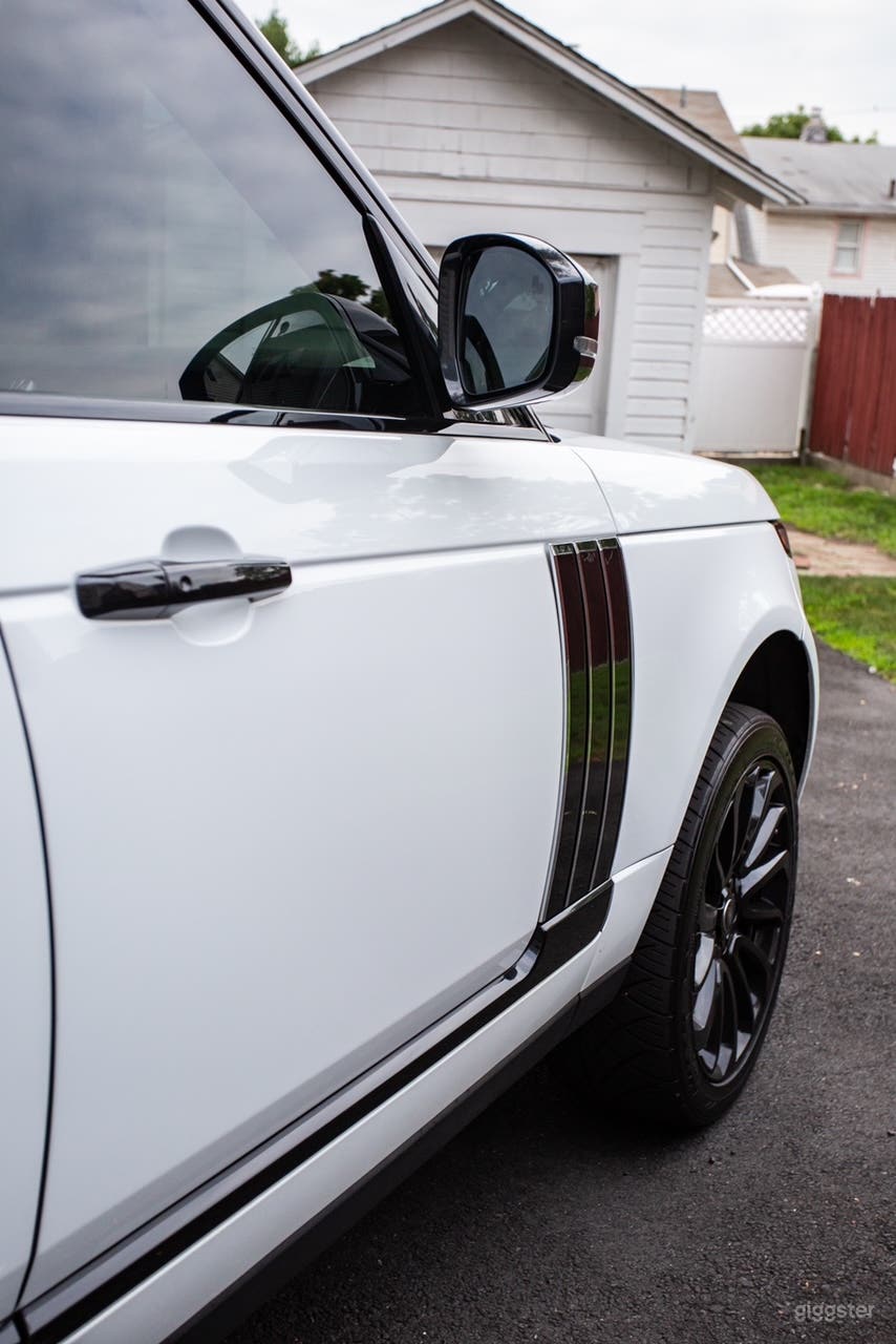 White Range Rover Supercharged Photo 3