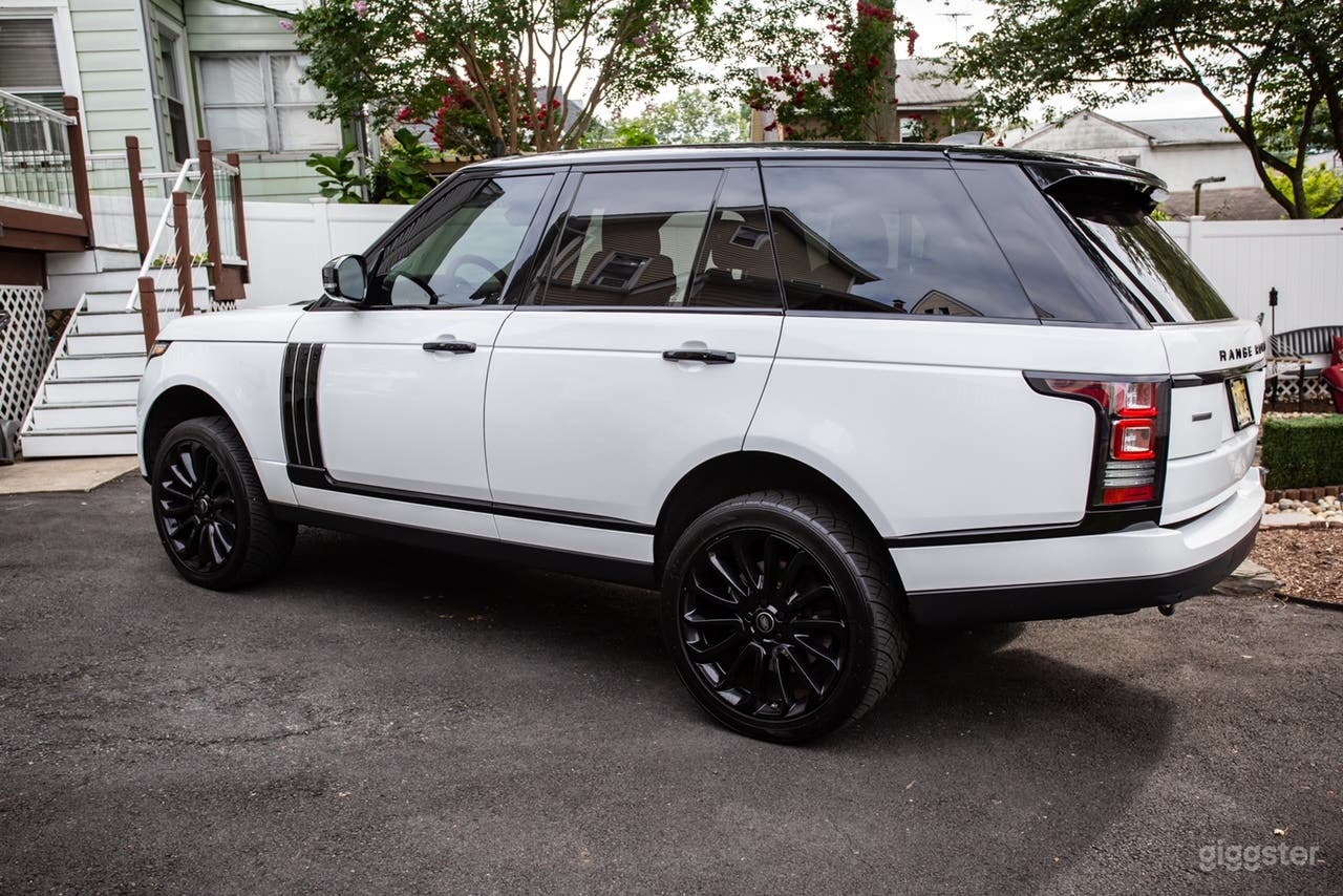 White Range Rover Supercharged Photo 2
