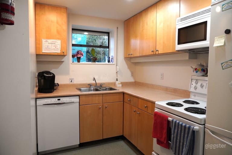  Bright and Cozy Meeting or Living Room 