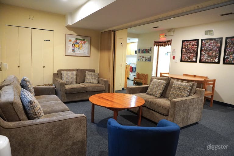  Bright and Cozy Meeting or Living Room 