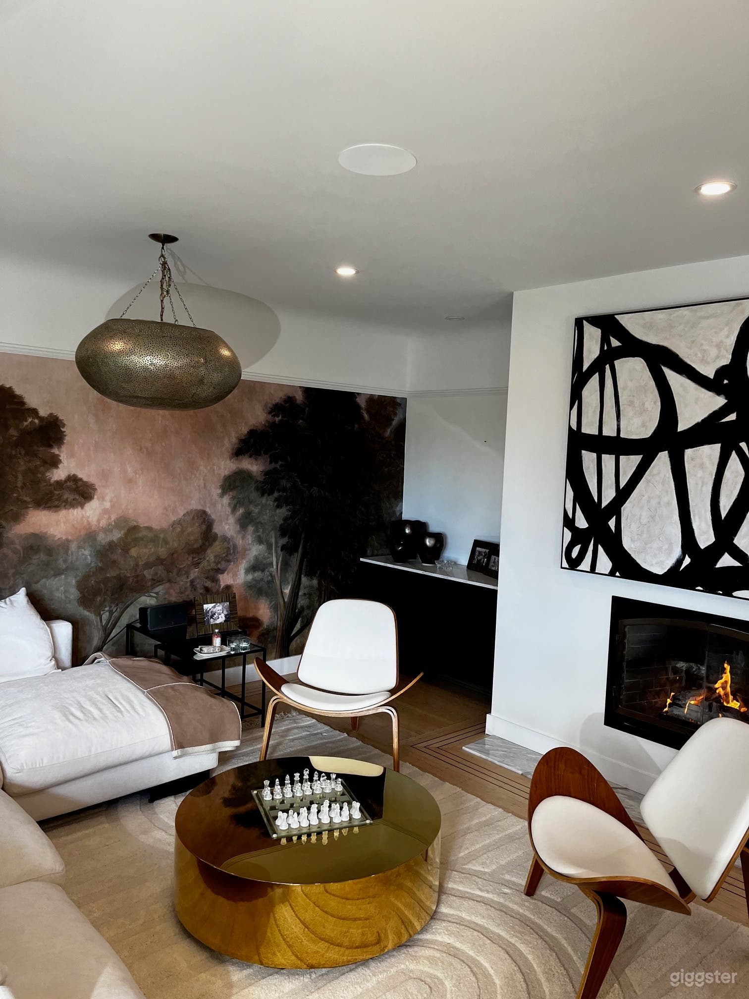 living room w/ fireplace