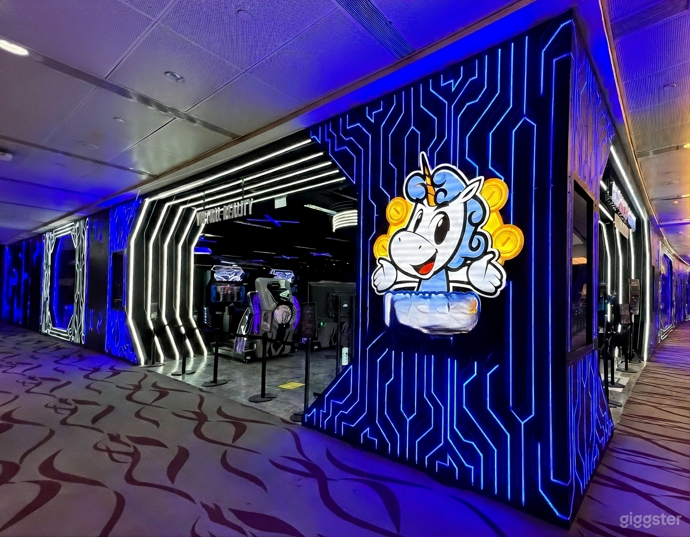 Immersive VR Arcade & NFT Gallery Photo 4