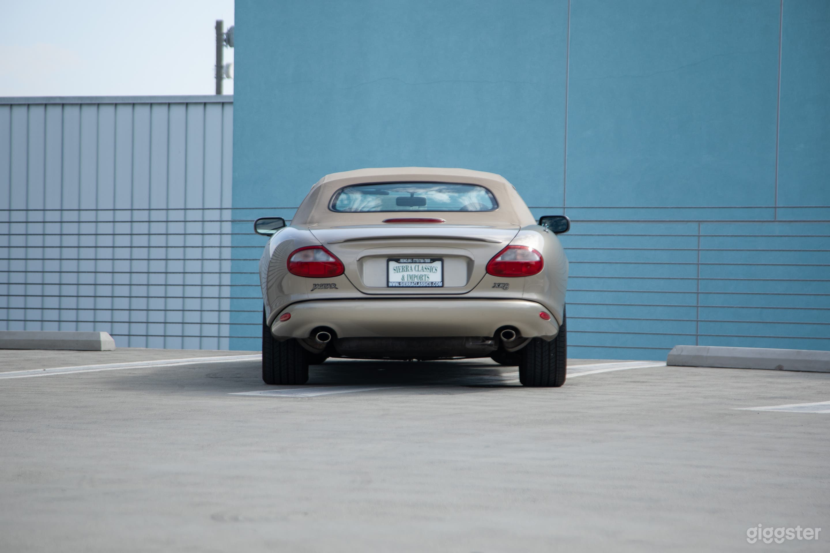 Beautiful Modern Classic Jaguar Convertible  Photo 4