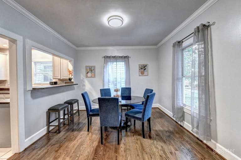  Ultra Modern Luxurious House 