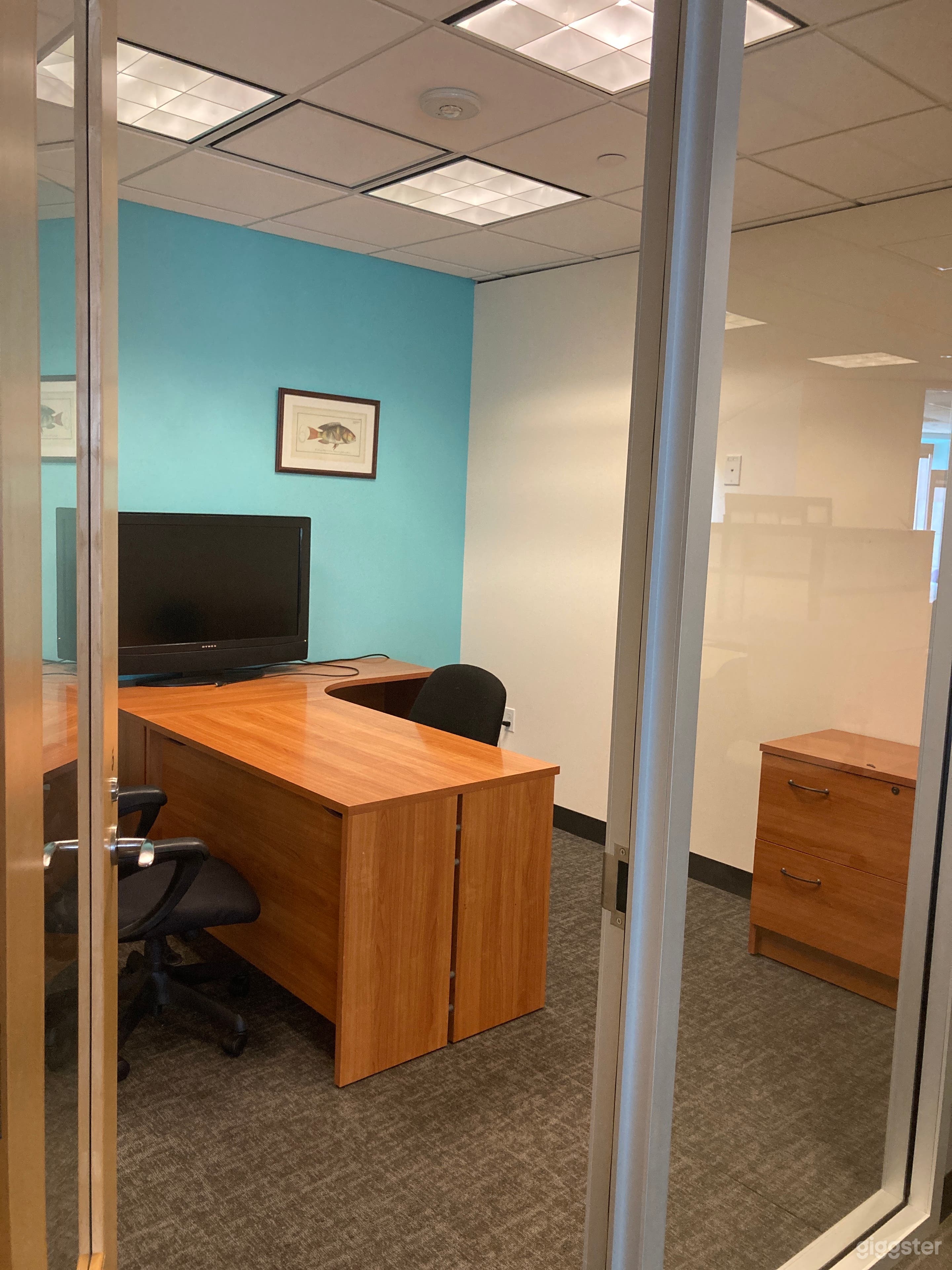 Cacao: Quiet 4-Person Meeting Room Photo 1