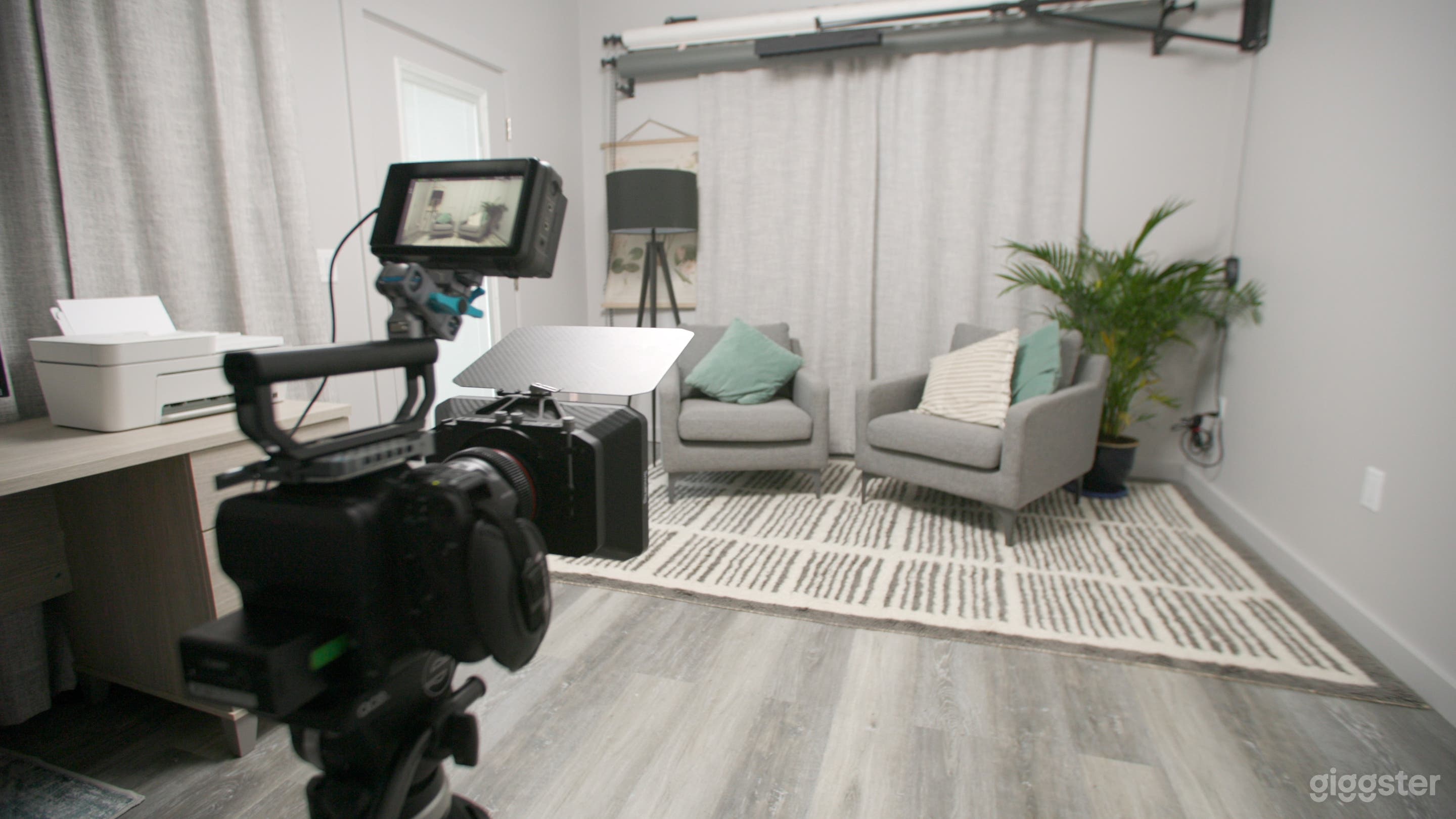 Modern Studio at the Beach Photo 2