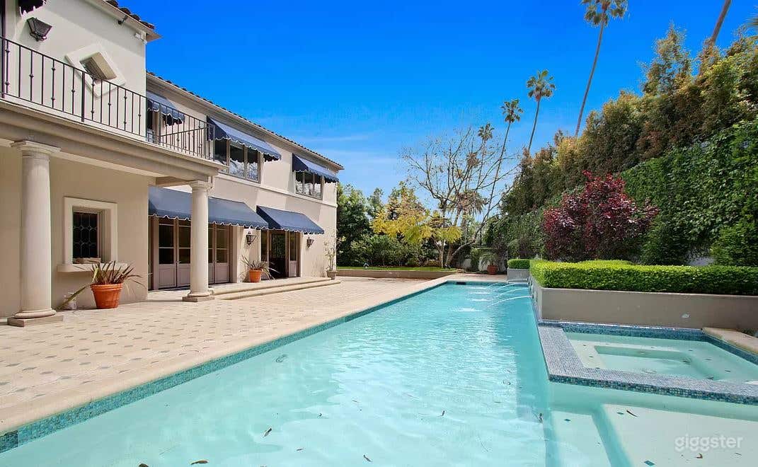 Beverly Hills Mansion with Tennis Court and Pool Photo 2