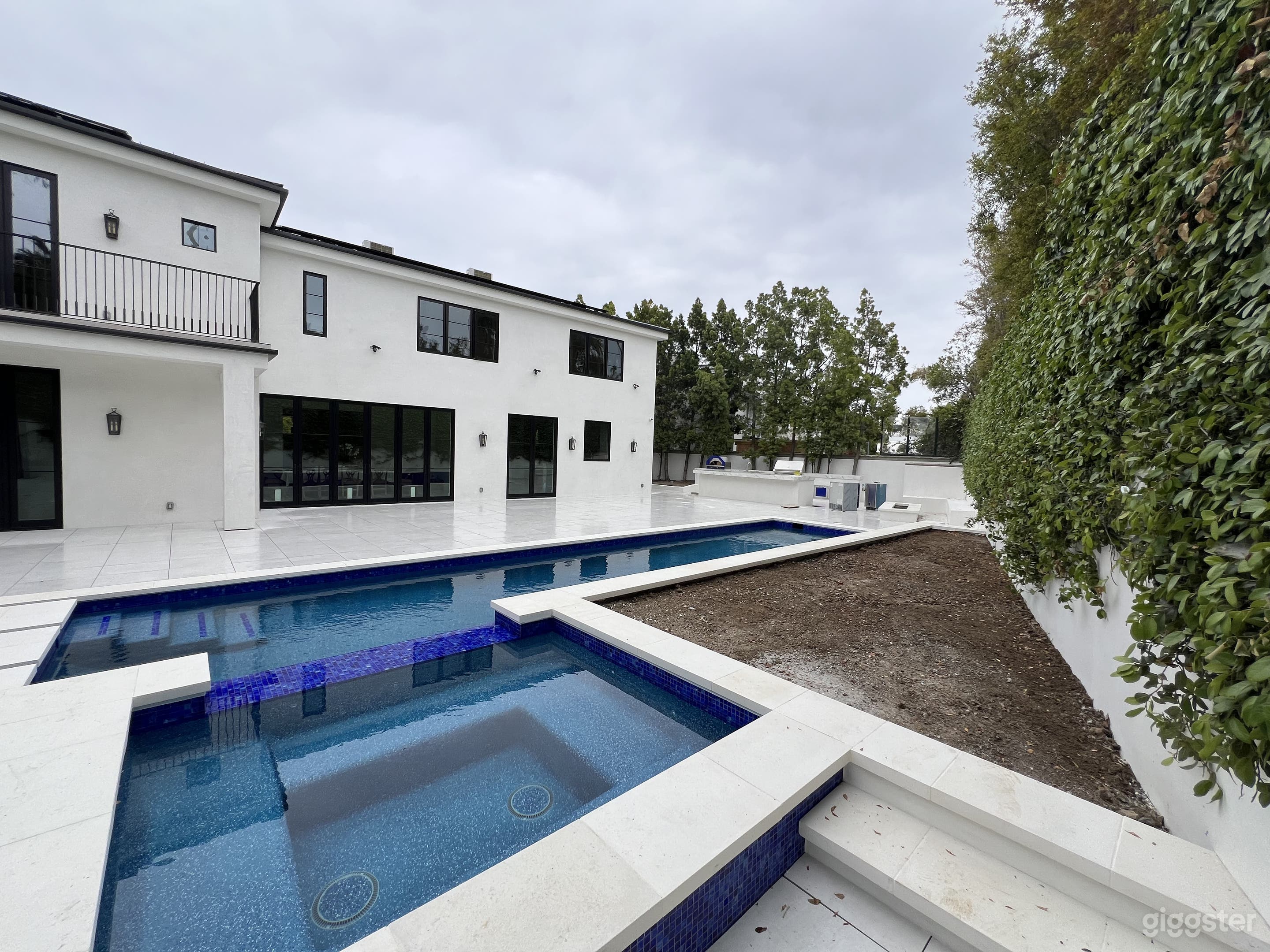Beverly Hills Mansion with Tennis Court and Pool Photo 3