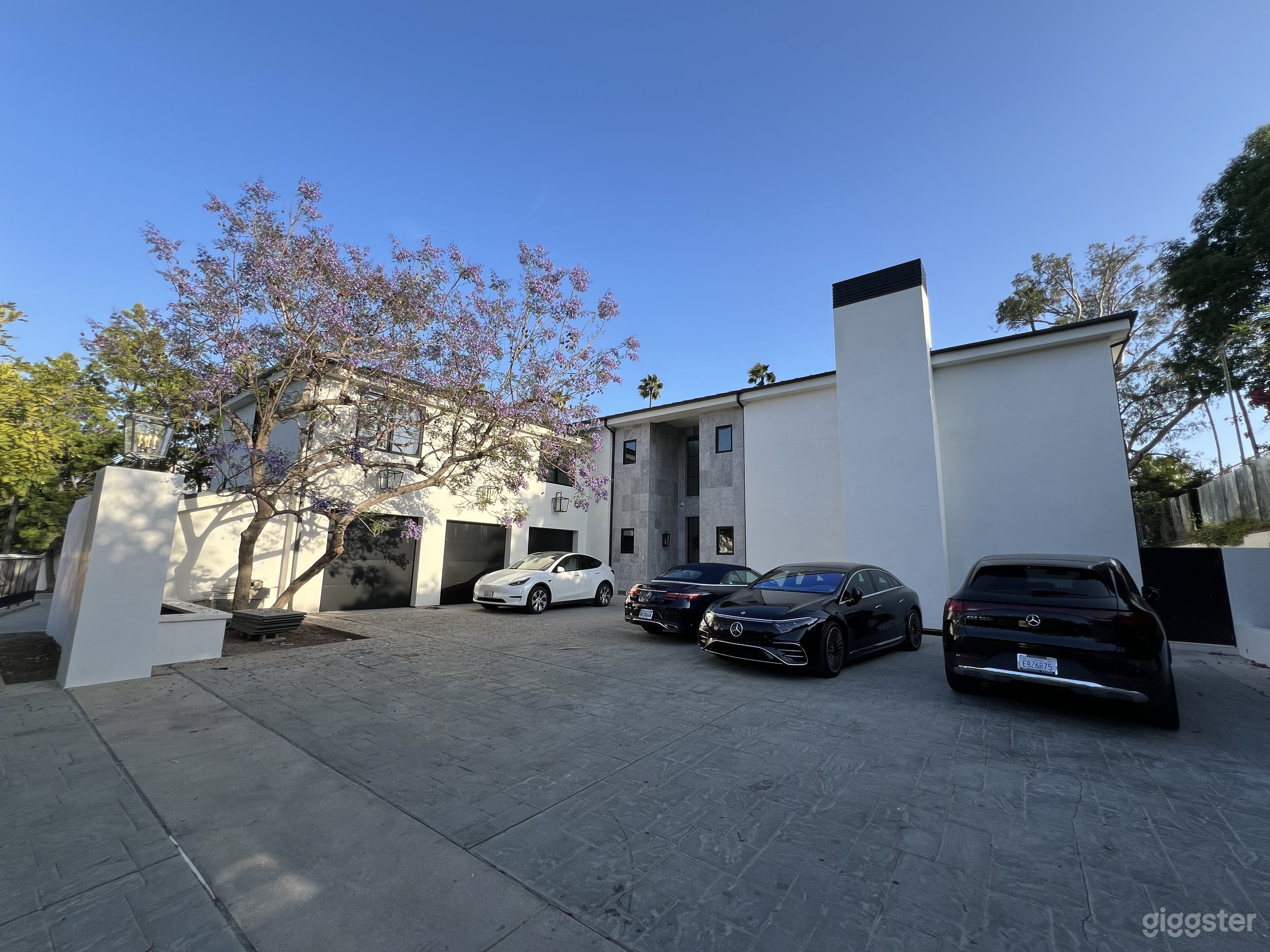 Beverly Hills Mansion with Tennis Court and Pool Photo 1