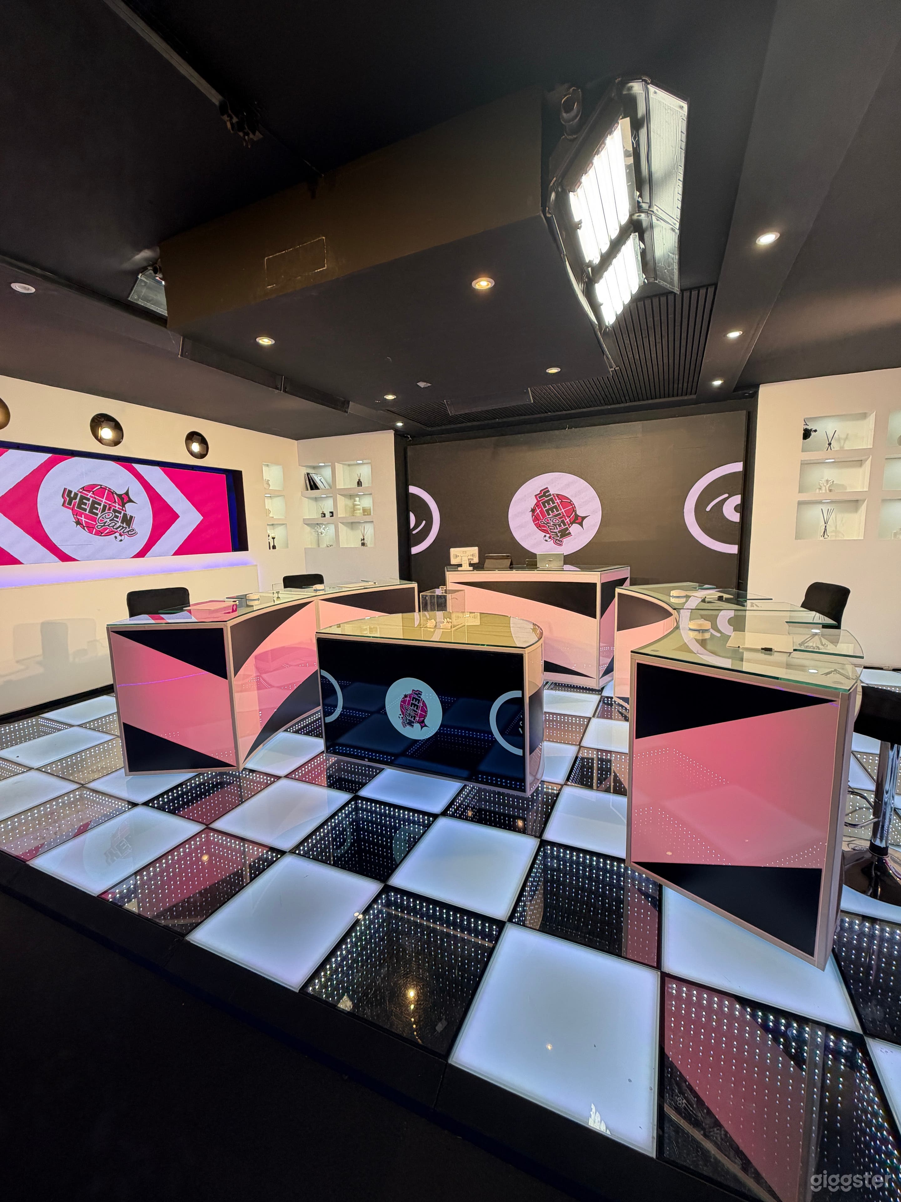 Photo de Louez votre plateau TV 3