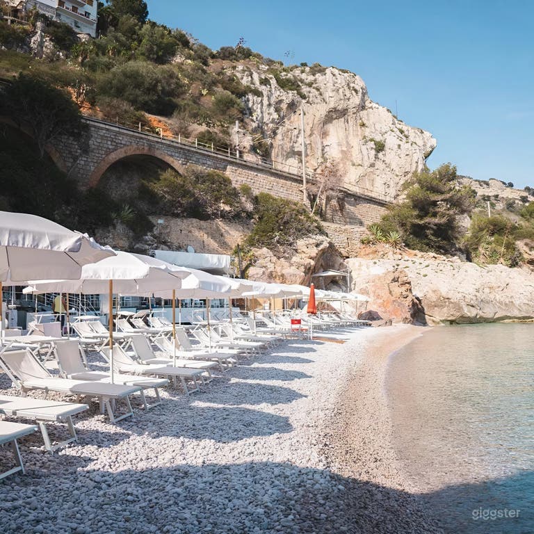  Location Esclusiva sul Mare sulla Riviera Italiana con Spiaggia 