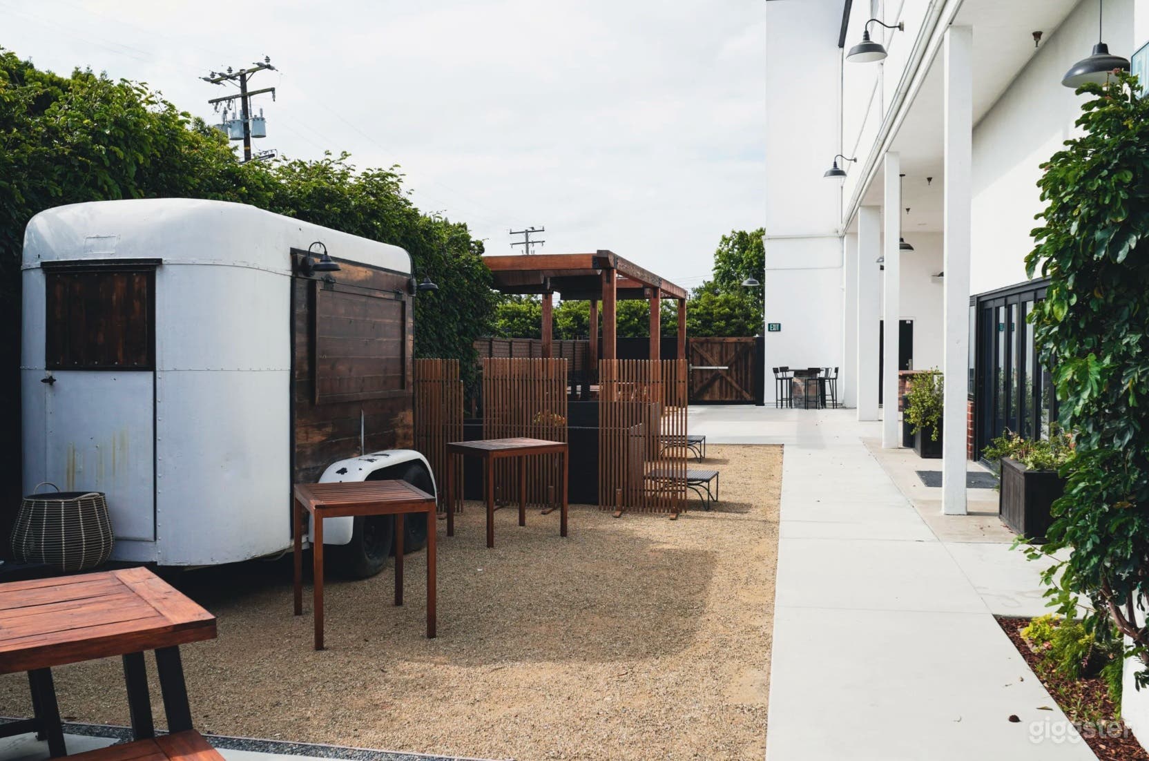 Creative Meeting Space - Garden Patio Photo 2