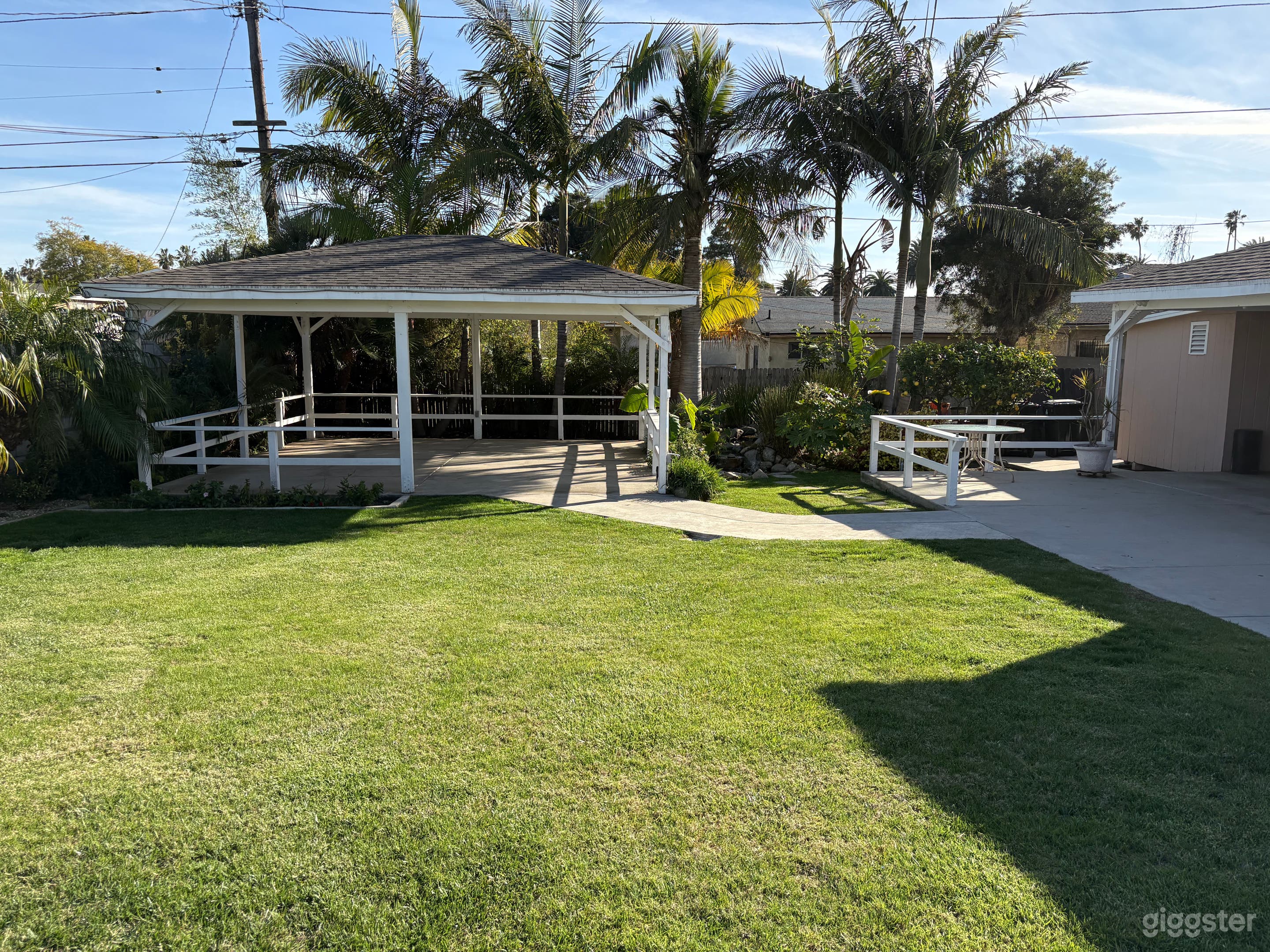 Tropical Paradise Home in south LA Photo 1