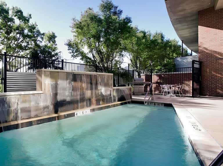  Refreshing Pool Area 