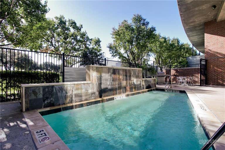  Refreshing Pool Area 