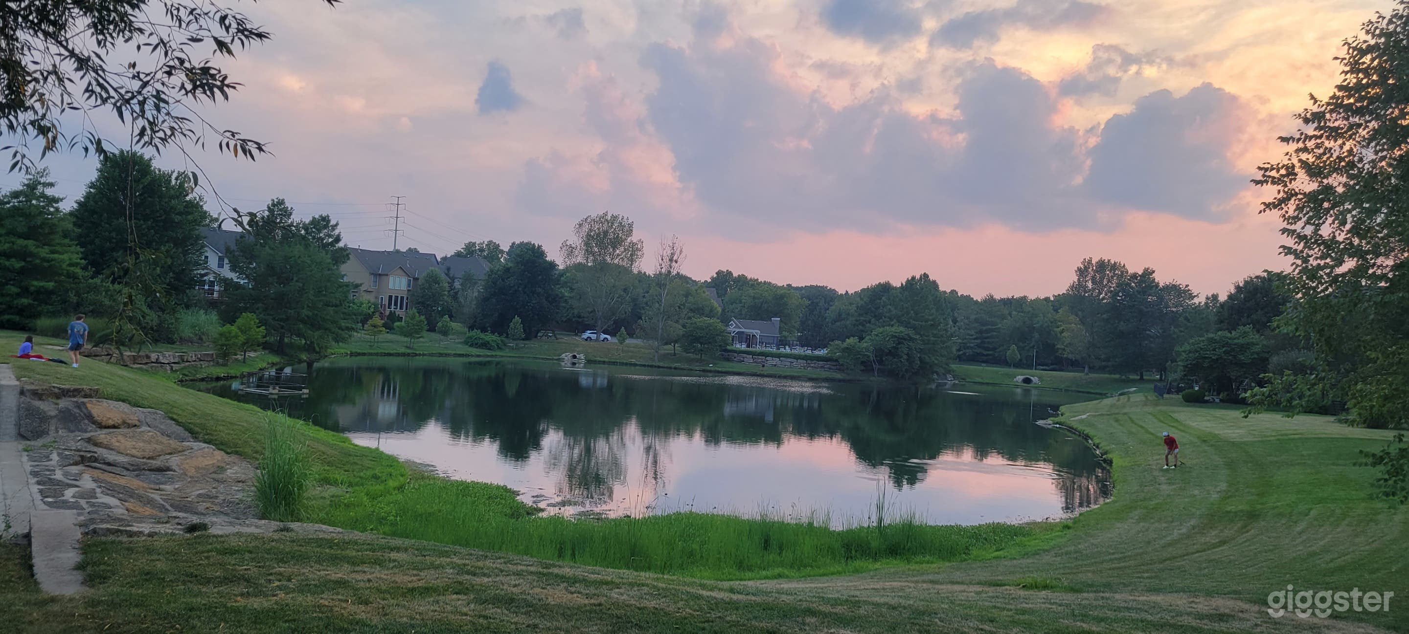 Get great pics in a suburban oasis by the lake. Photo 1