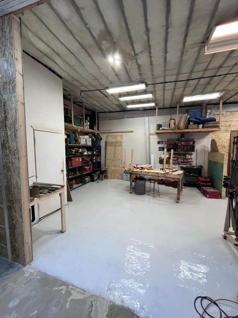  Fully Equipped Woodshop - Workshop - Manufacturing 