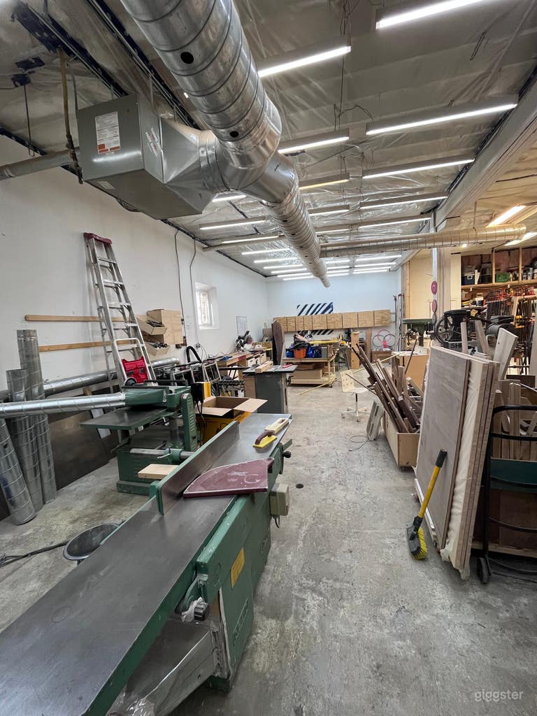  Fully Equipped Woodshop - Workshop - Manufacturing 