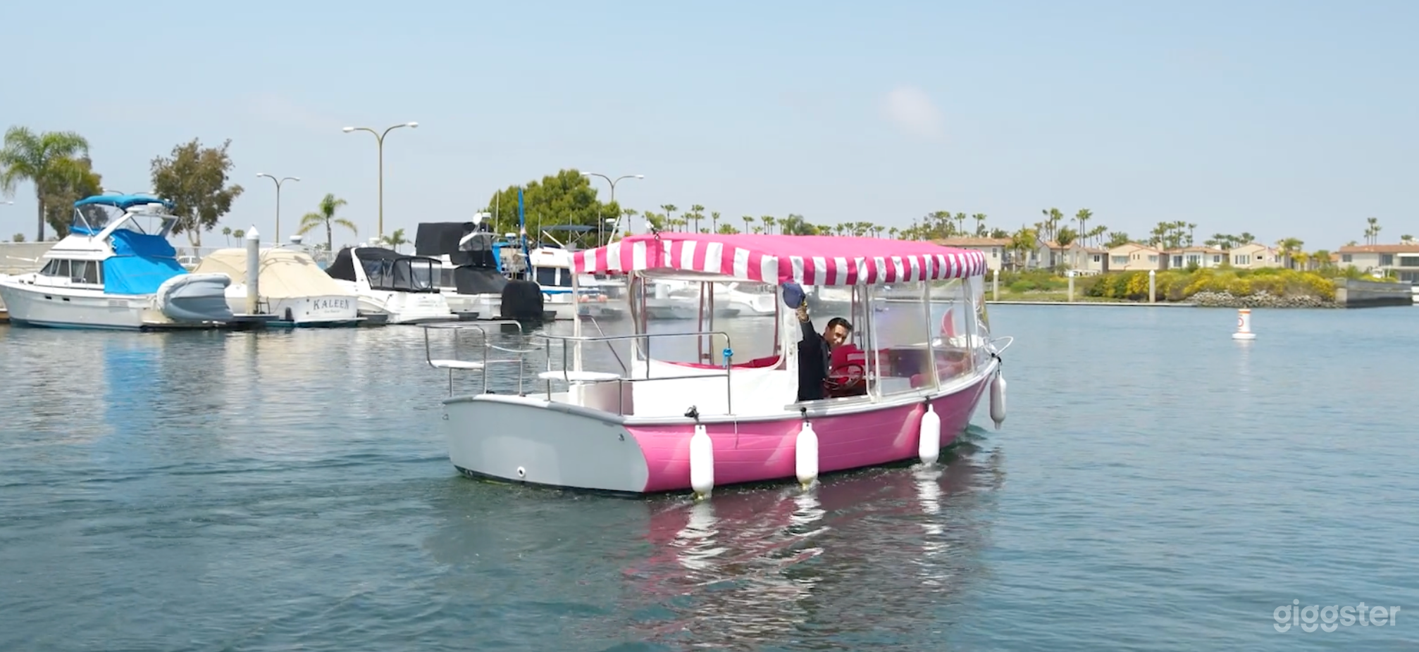 Pink Duffy Boat Rental Photo 4