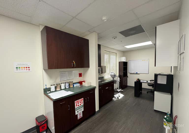  Small Hospital Consultation Room 