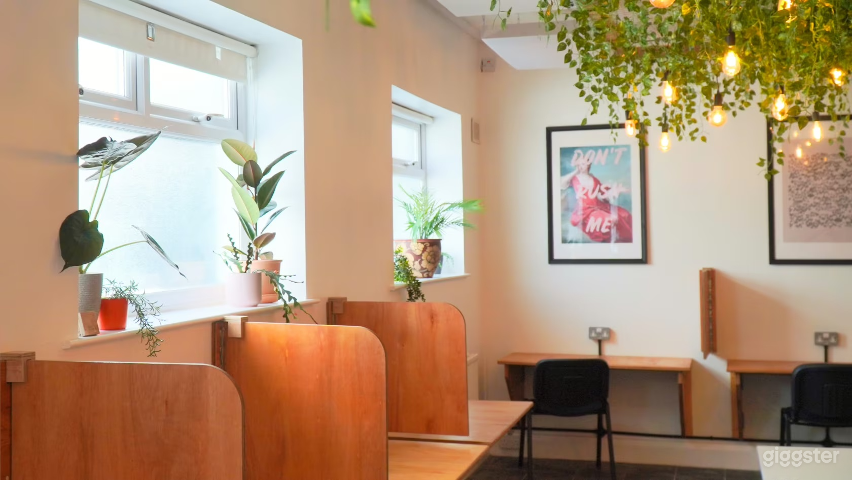 The Grove Room Photo 4