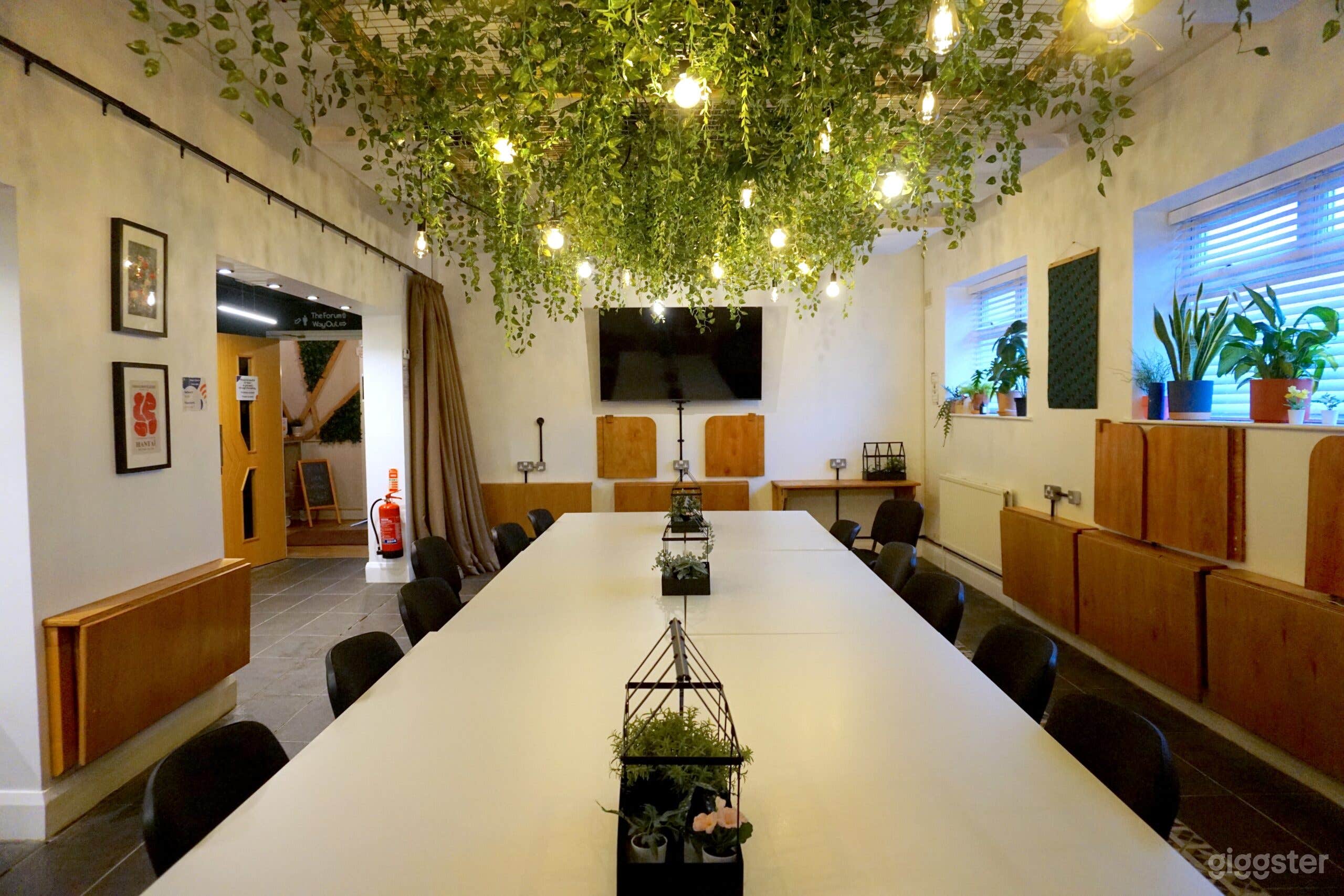 The Grove Room Photo 3