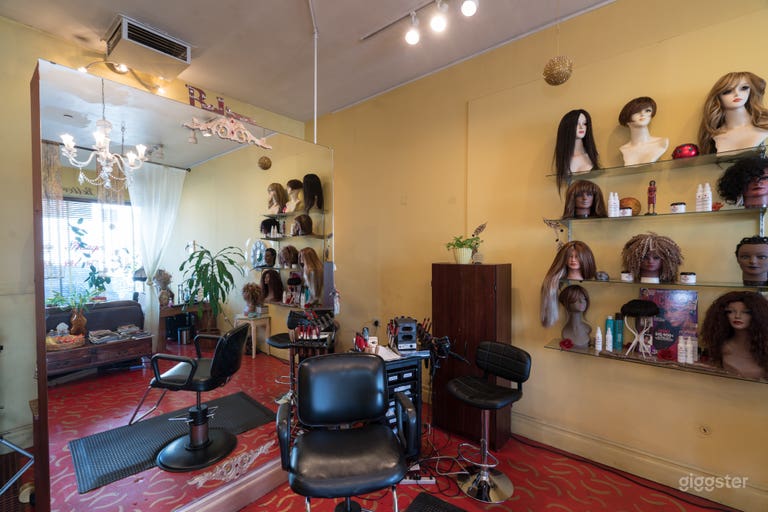  Colorful Beauty Salon 