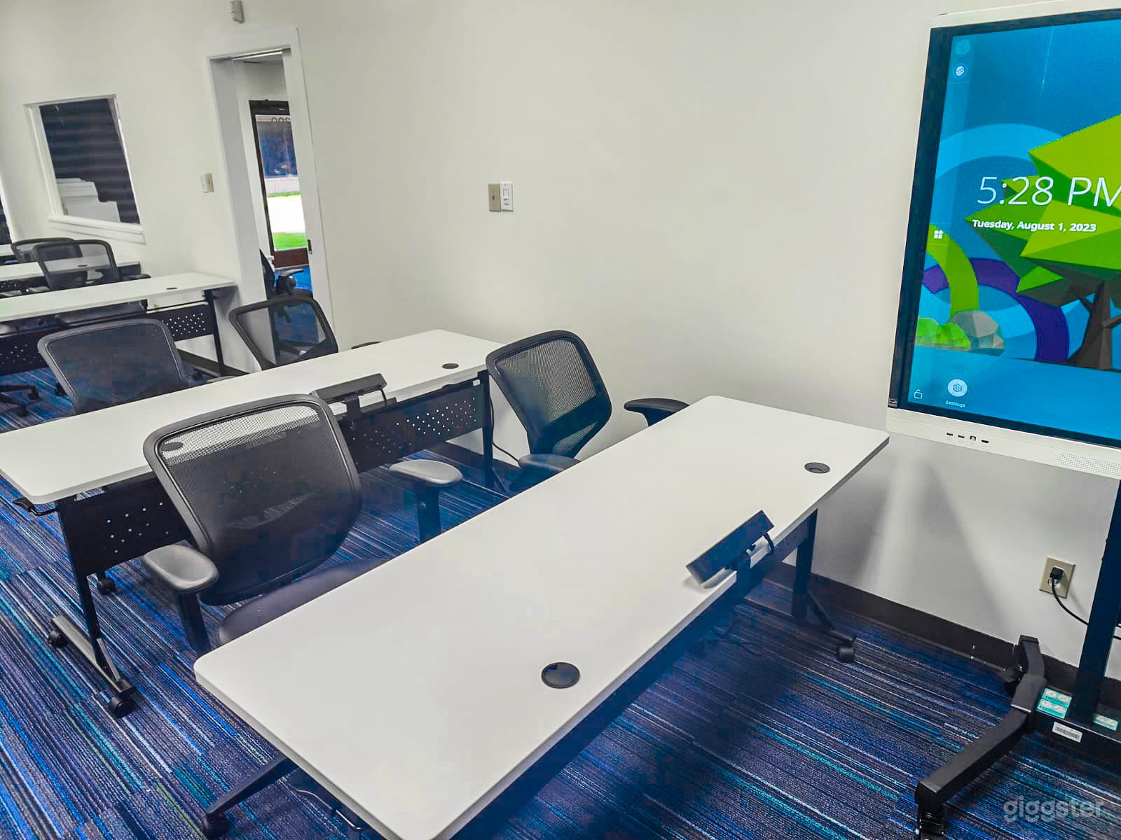 Spacious Training and Meeting Space Photo 2