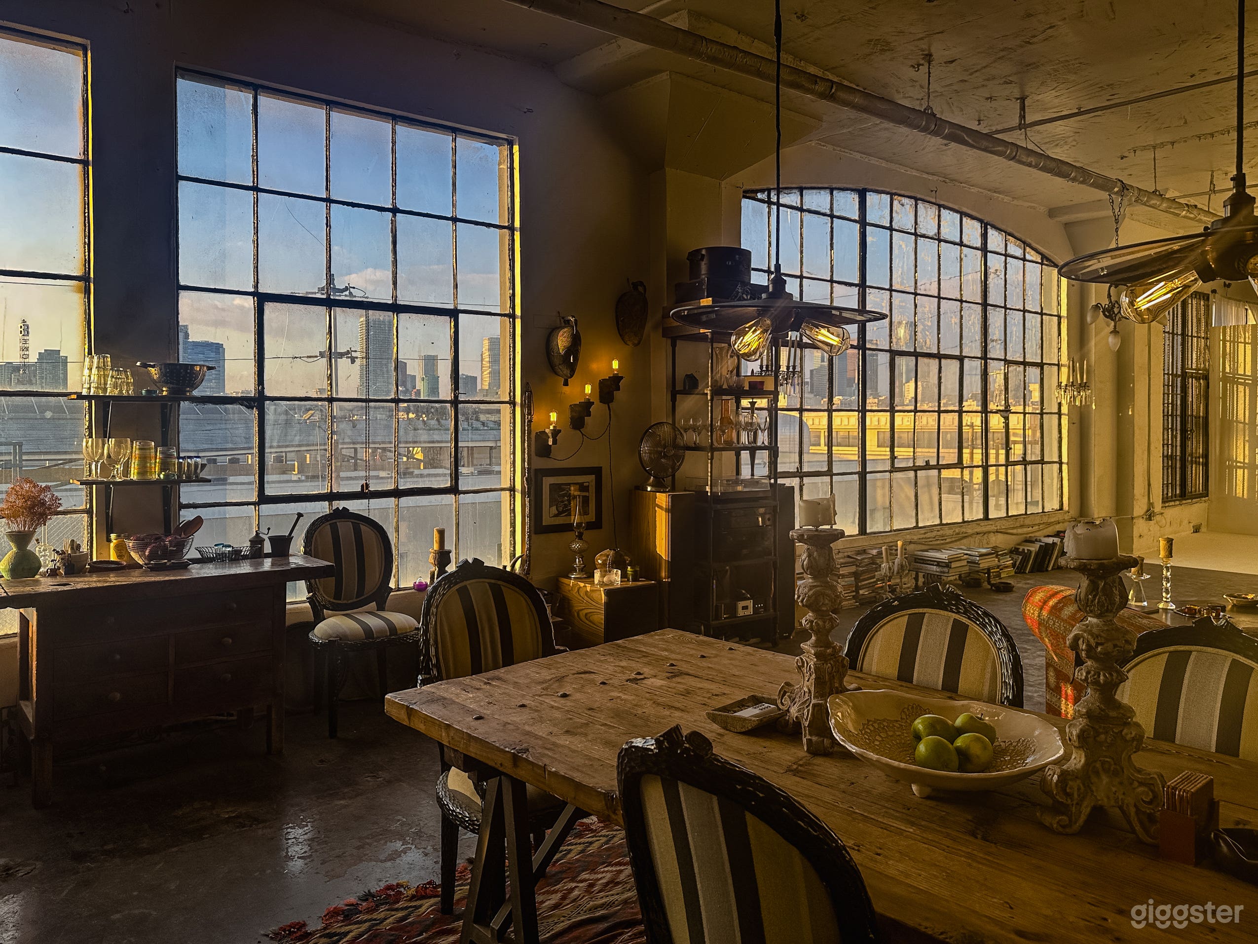 DTLA Loft Film Location & Photo Studio with 12-Foot Ceilings Photo 3