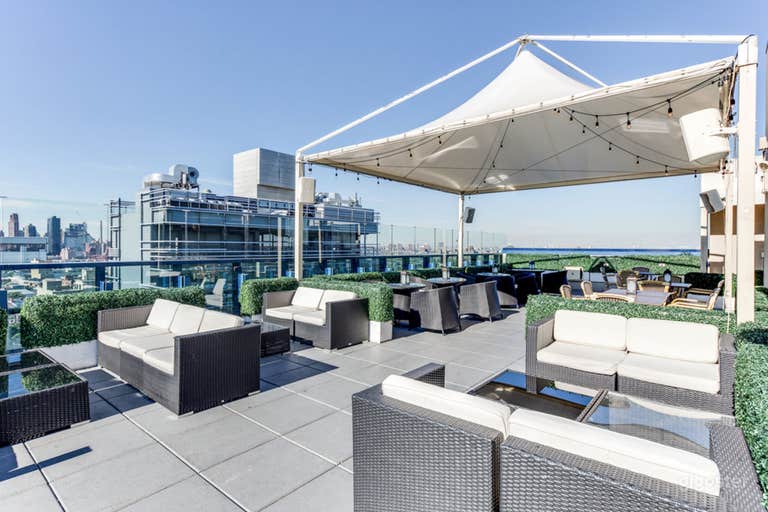  Stunning Sky Lounge in Long Island City 