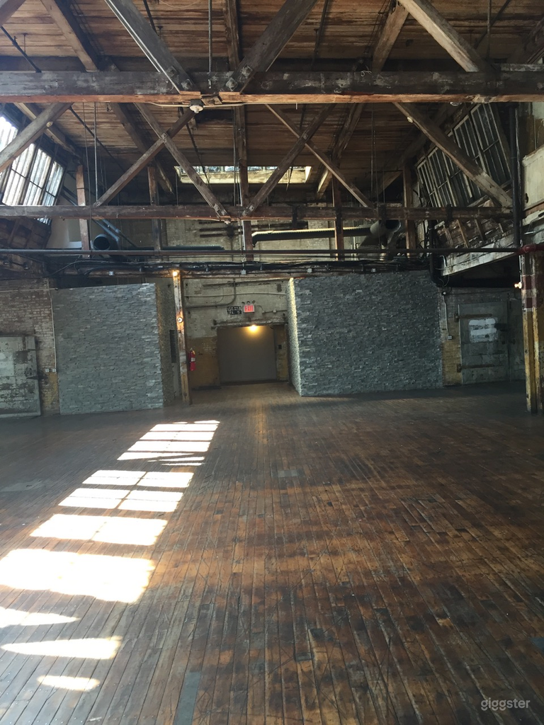  Large loft space: Location 5064 
