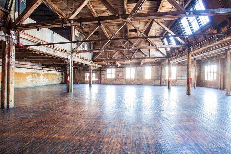  Large loft space: Location 5064 