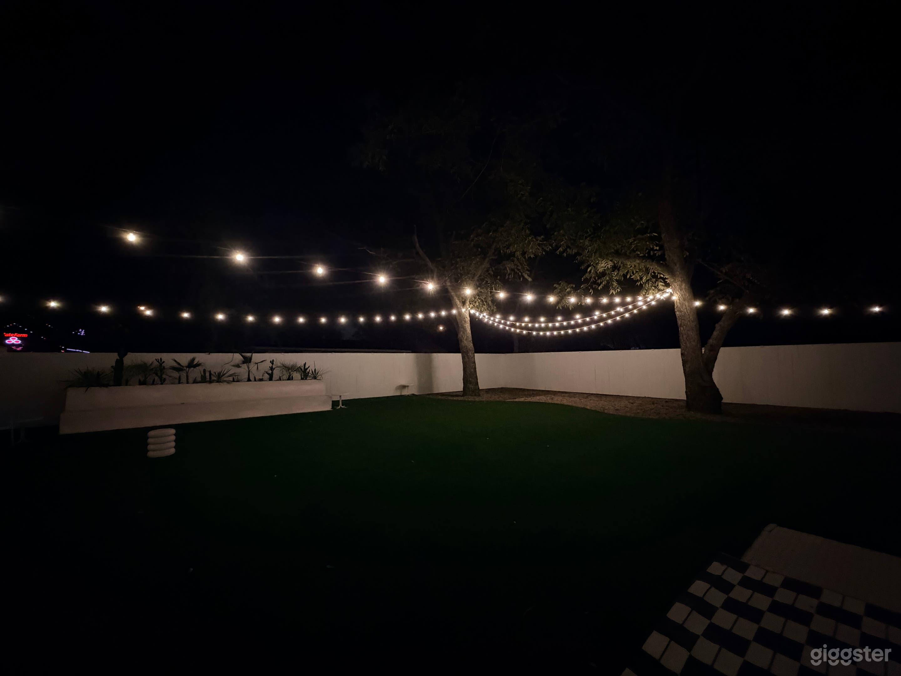 Indoor + Outdoor, Multi- Room + Backyard, Studio + Events Photo 4