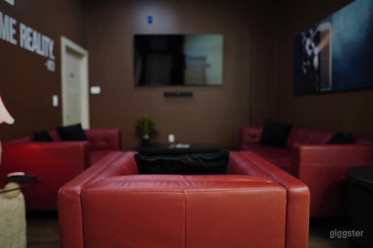  Lounge Area/Green Room 