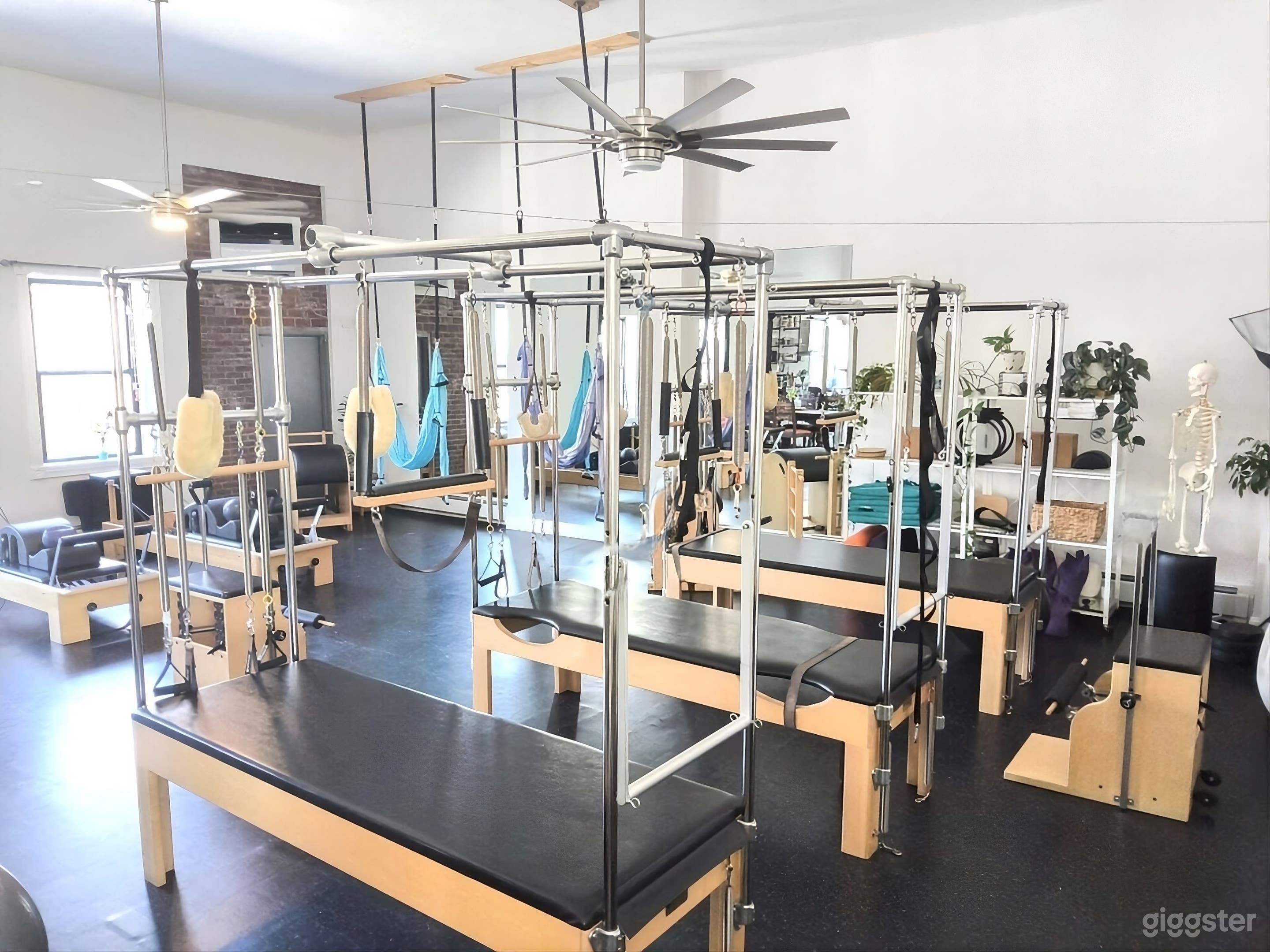 Photo de Loft Penthouse & Toit-Terrasse | Studio de Pilates Entièrement Équipé 1