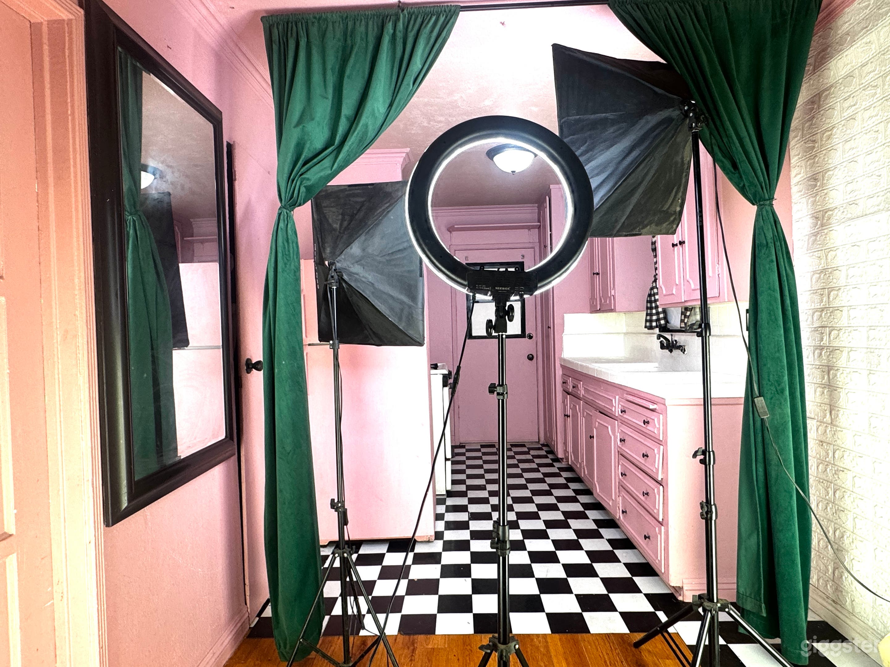 PINK VINTAGE KITCHEN Photo 4