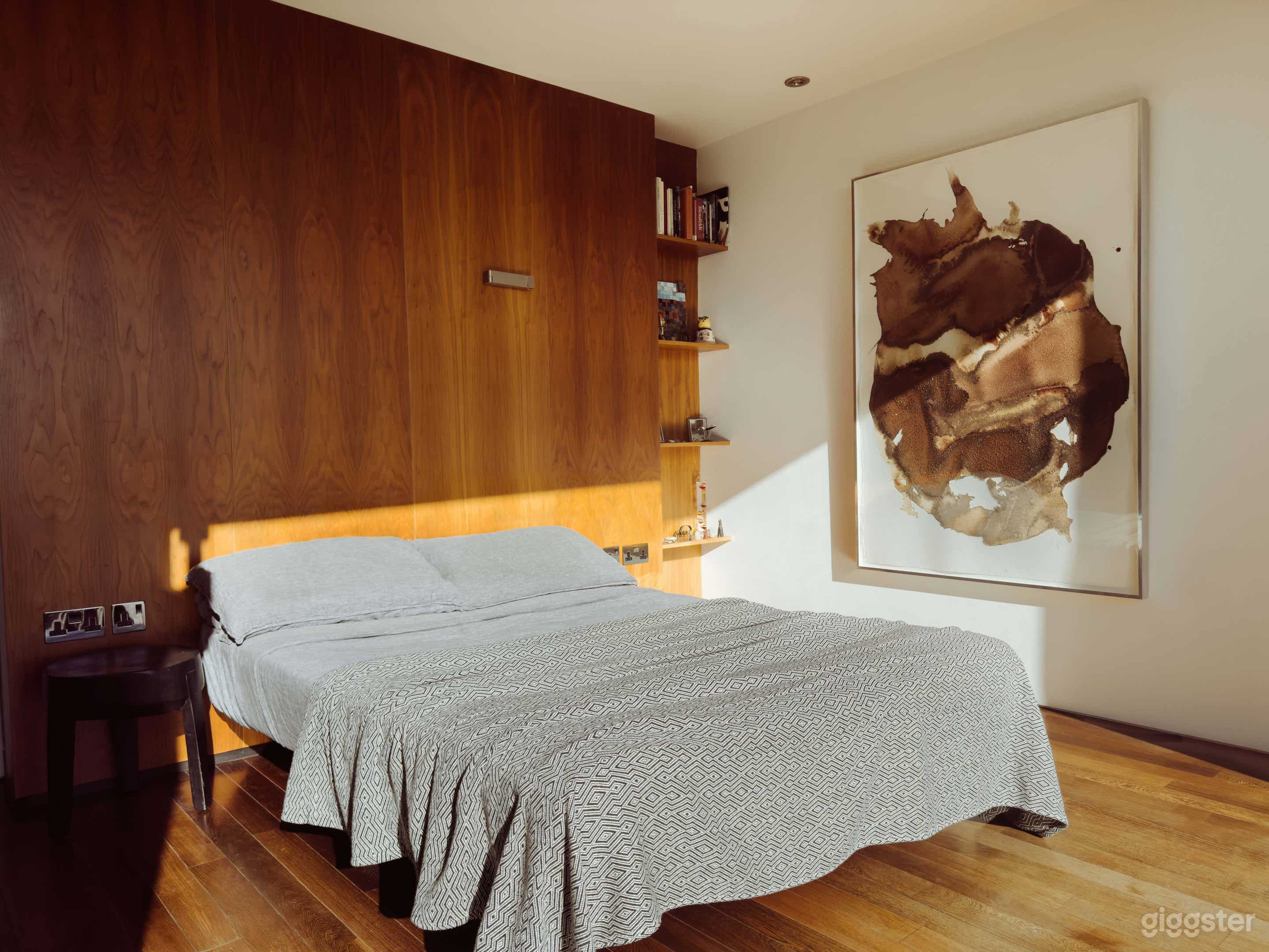 Modernist Home With London Views and Internal Courtyard Photo 3