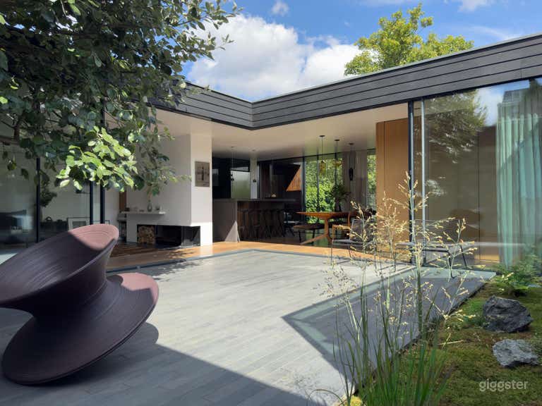  Modernist Home With London Views and Internal Courtyard 