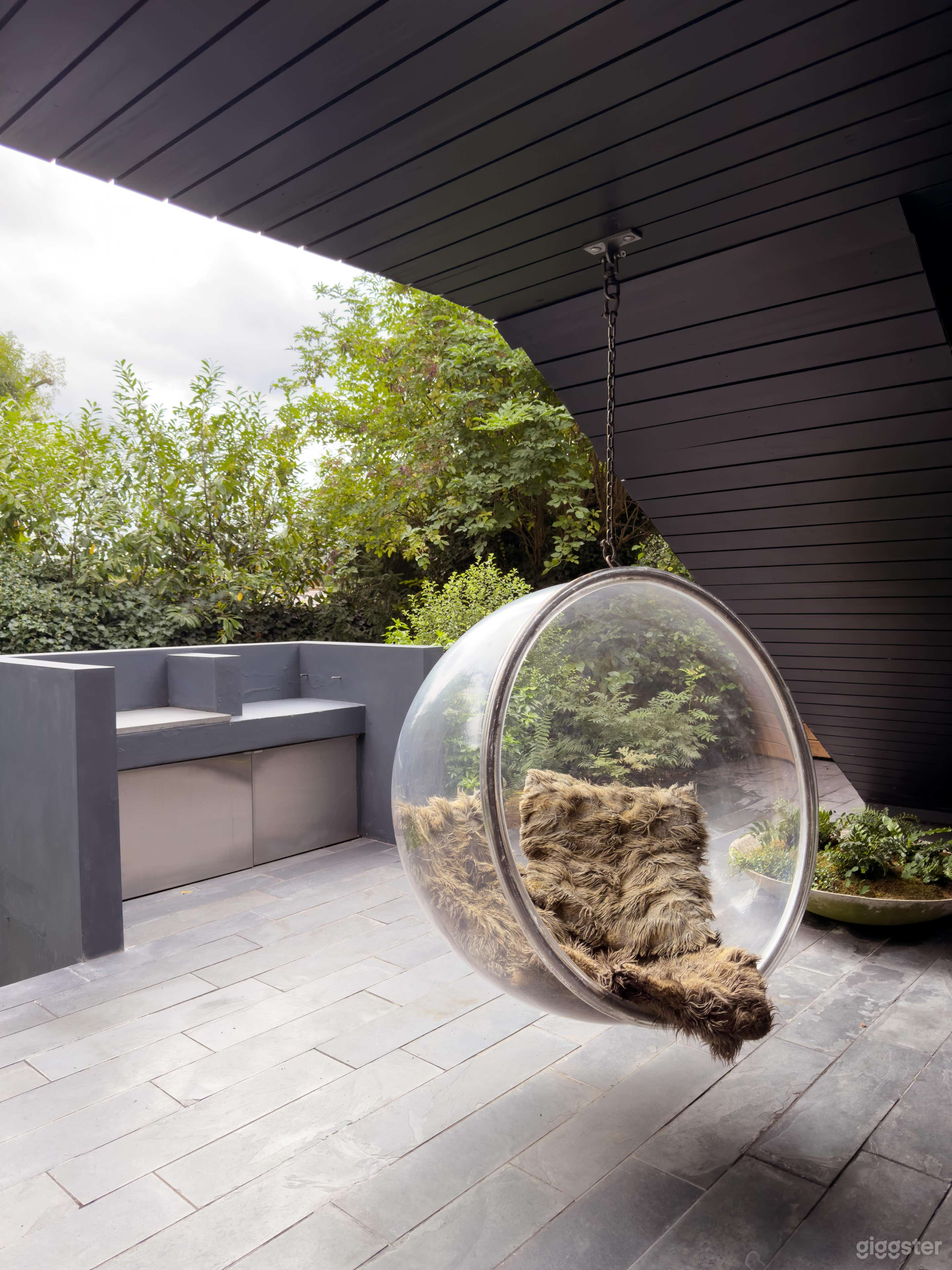 Modernist Home With London Views and Internal Courtyard Photo 4